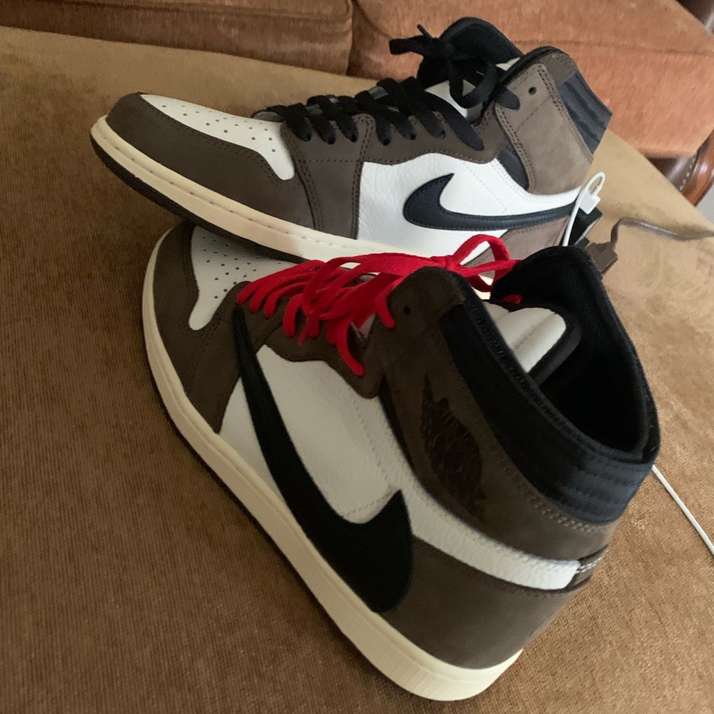Air Jordan 1”Travis Scott”